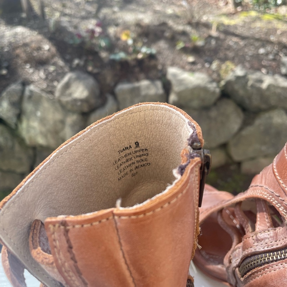 Women's Tan Cutout Block Heel Sandals - Picture 9 of 9